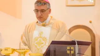 El obispo José Luis Mumbiela, durante una ceremonia religiosa que ofició la pasada Navidad.