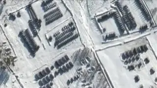 Fotografías de satélite muestran el gran despliegue militar ruso en la frontera