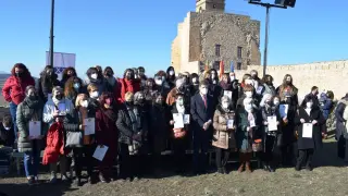 Foto de grupo de las receptoras de la insignia de la Comarca en nombre de todas las mujeres de Ribagorza.