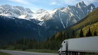 camiones con mercancía