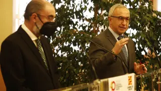 El presidente aragonés, Javier Lambán, y del COE, Alejandro Blanco, tras la reunión que han mantenido este martes en el Pignatelli.