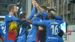 Los jugadores del Andorra se abrazan en uno de los goles