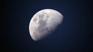 Luna.
