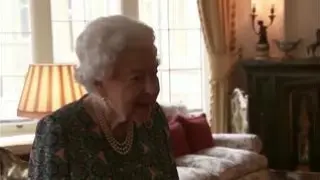 Aunque leves, los síntomas del covid empujan a la Reina Isabel del Reino Unido a cancelar sus reuniones virtuales