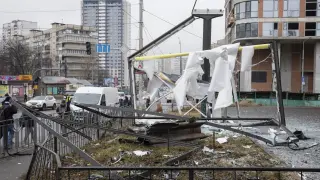 Restos de una explosión en Kiev.