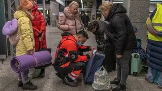 Ukrainian refugees at the Warsaw train station
