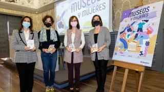 Ana Gaspar, Romana Erice, María Antoñanzas y Sara Fernández, ayer, en el Museo Pablo Gargallo