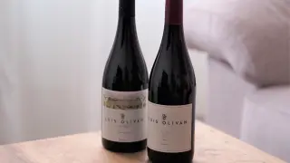 Luis Oliván Garnacha Las Pilas 2020 (izquierda) es uno de los vinos que actualmente está en el mercado.