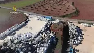 Tres investigados por el almacenamiento de 700 toneladas de residuos en León