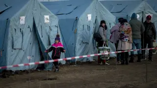 Fleeing Ukrainians arrive in Moldova