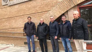 Los presidentes de las cuatro comarcas junto al teniente de alcalde de Almunia de San Juan.