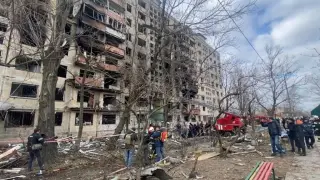 Un edificio destrozado en el barrio de Obolon