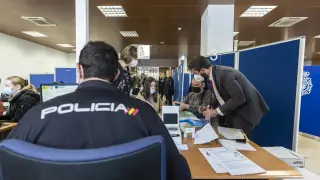 Aragón. Oficina de Extranjería de la Policía. Equipo especial que tramita la protección temporal de los ucranianos / 15-03-2022 / FOTO: GUILLERMO MESTRE[[[FOTOGRAFOS]]]