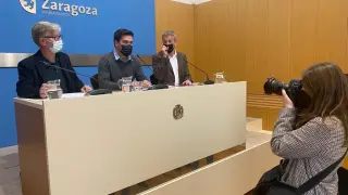Pedro Santisteve de ZEC, Horacio Royo del PSOE y Fernando Rivarés de Podemos