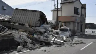 Edificios dañados en Soma tras el terremoto.