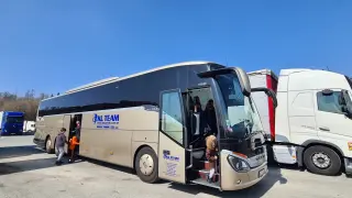 Viaje de 65 refugiados ucranianos hasta Zaragoza en un bus fletado por un empresario