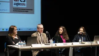 Los ponentes debatieron ayer en el encuentro celebrado en el Teatro Arbolé de Zaragoza