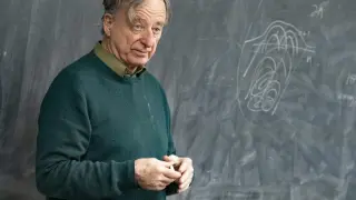 Dennis Parnell Sullivan recibe el Abel 2022, el Nobel de las Matemáticas.