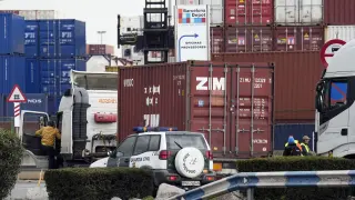 Huelga de transporte condiciona la salida de camiones del Puerto de Barcelona