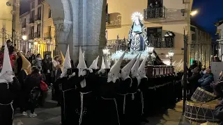 El paso de la Virgen de la Soledad salió el lunes y vuelve a procesionar este Viernes Santo.