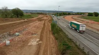 Los trabajos en el tramo Huesca-Siétamo de la autovía A-22 van más lentos de lo esperado y no estarán finalizados hasta noviembre de 2023.