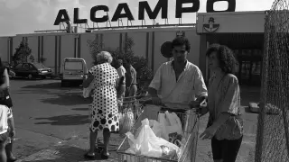 Imagen del hipermercado del grupo Auchan en Utebo, en 1989.