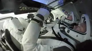 Los cuatro tripulantes regresan en buen estado tras dos semanas en el espacio