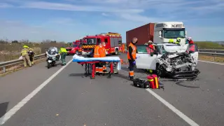 Cuatro heridos en un accidente en la A-68 a la altura de Monzalbarba