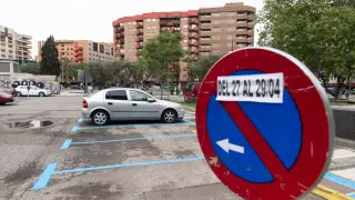 Nueva zona azul y naranja en el aparcamiento de Miraflores de Zaragoza.
