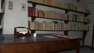 Libros y mobiliario del legado de Joaquín Costa.
