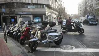 La moto va ganando terreno en las ciudades porque son prácticas y gastan menos que los coches