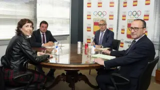 La primera y única reunión del COE con los gobiernos central, aragonés y catalán se celebró el 26 de abril.