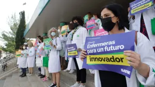 Protesta de enfermeras ante el Hospital Clínico de Zaragoza