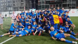 Los jugadores del Andorra celebran su ascenso