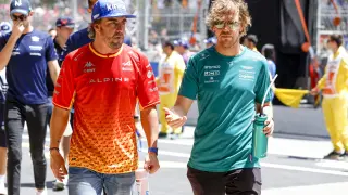 Fernando Alonso junto a Sebastian Vettel en las inmediaciones de Montmeló