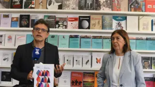Pedro Rújula y Yolanda Polo presentaron la muestra ante una selección del fondo de las PUZ.