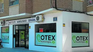 La tienda de Utebo, que tiene un cartel de ‘se alquila’, está cerrada.