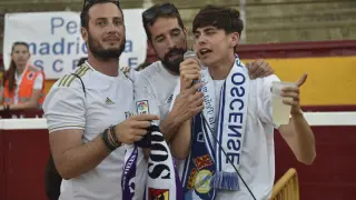 Más de 2.500 personas siguen la final de la Champions entre el Real Madrid y el Liverpool en la plaza de toros de Huesca.