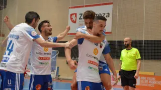 Los jugadores del Fútbol Emotion celebran un gol en el partido ante el Cartagena.