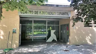Entrada de la Escuela Infantil Las Pajaritas de Huesca.