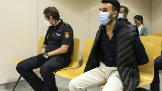 Juicio por la agresión a un policía en un bus de Zaragoza
