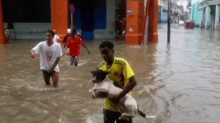 Heavy rains fall over Havana