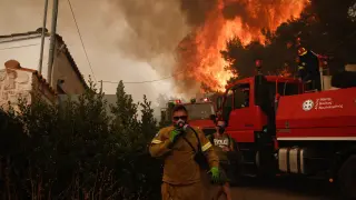Incendio cerca de Atenas (2)