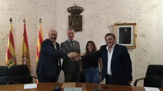 Firma del convenio para implantar la UNED en Calamocha.