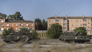 Tanques en el cuartel de Casetas.