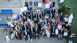 Becados, representantes de empresas y miembros de la organización de Talento Aragón Joven, en las instalaciones de ESIC el pasado jueves 30 de junio.
