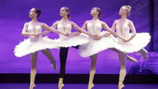 El ballet de Kiev presenta el clásico "El lago de los cisnes" en el Teatre Tívoli de Barcelona