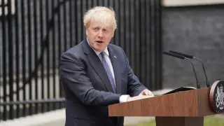 British Prime Minister Boris Johnson makes a statement at Downing Street in London, Britain, July 7, 2022. REUTERS/Peter Nicholls BRITAIN-POLITICS/