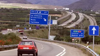 Tramo de la autovía Madrid-Zaragoza a su paso por La Almunia de Doña Godina, en septiembre de 1999.