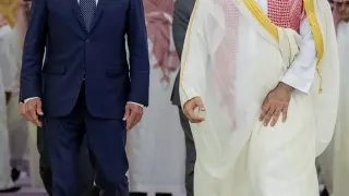 El  Príncipe Heredero Mohammed bin Salman bin Abdulaziz Al Saud (d), se reuniócon el Presidente de Estados Unidos Joe Biden (i).